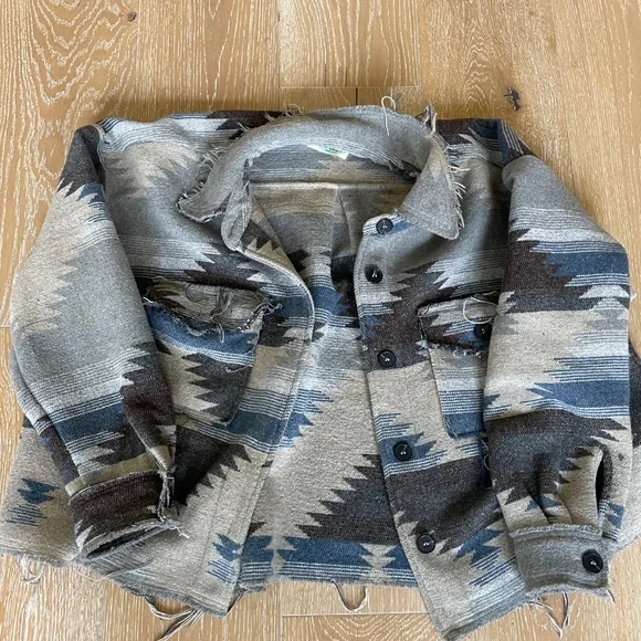 Aztec Shacket - Picture 4 of 9